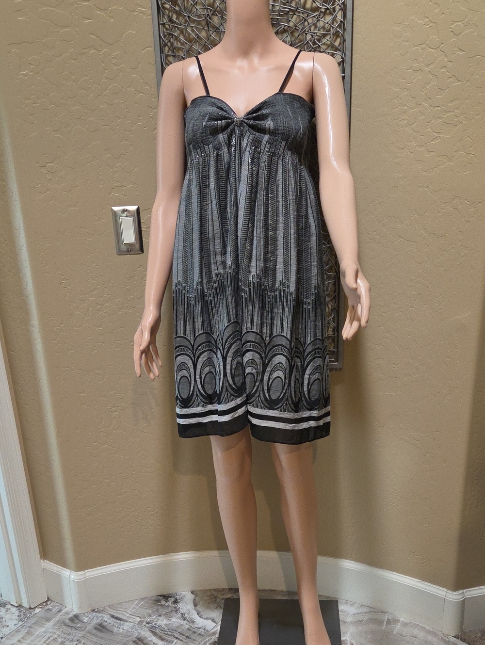 Studio M Art Deco Inspired Gray,  Black and Silver Textured Mini Dress